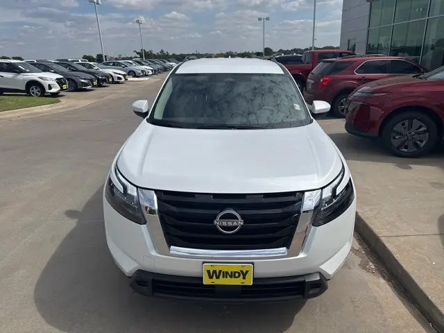2026 Nissan Rogue SV photo 3