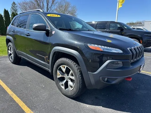 Used 2014 Jeep Cherokee Trailhawk with VIN 1C4PJMBB0EW109788 for sale in Oregon, IL