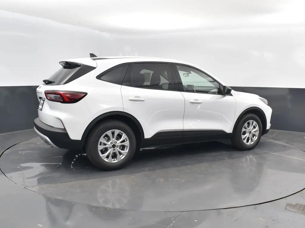 2026 Ford Escape Active photo 2