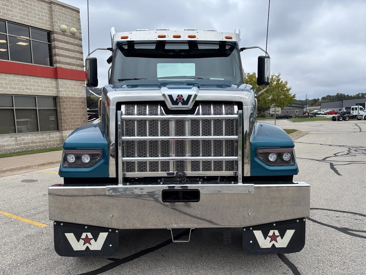 2027 Western Star 49X — photo 2
