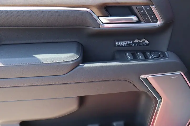 2026 Chevrolet Silverado 1500 High Country photo 9