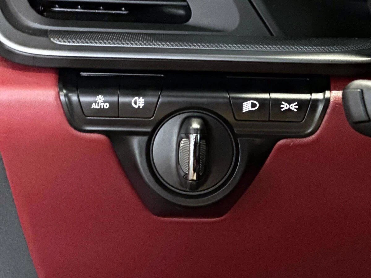 2024 Porsche 911 - Photo 21