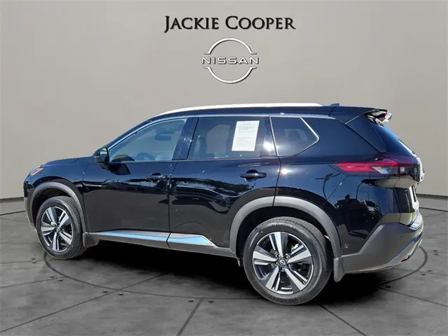 2023 Nissan Rogue SL photo 3