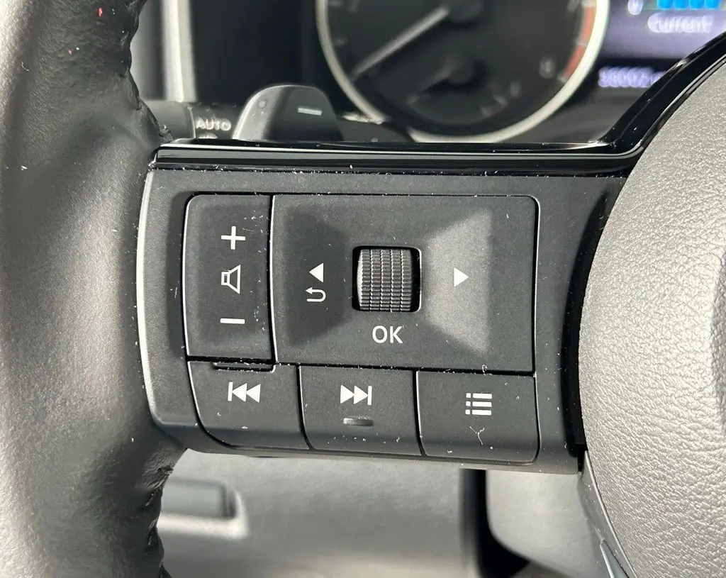 2022 Nissan Rogue SV photo 23