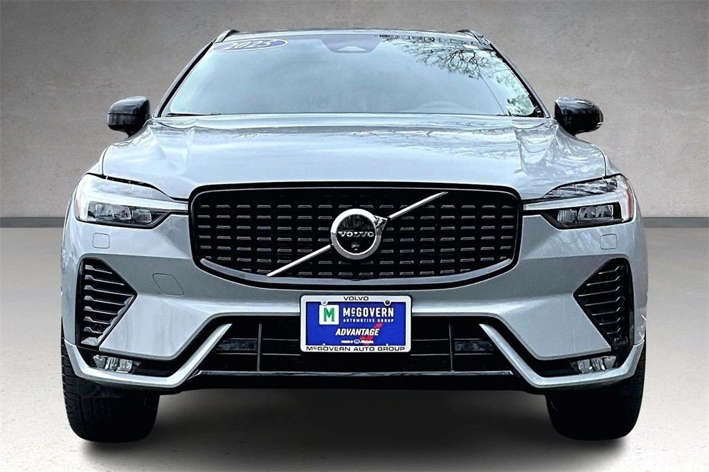 2025 Volvo - image 2