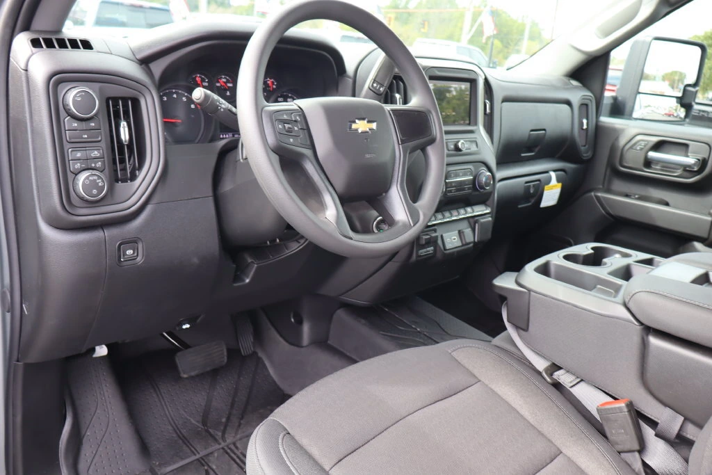 2026 Chevrolet Silverado 2500 HD Custom - Photo 6