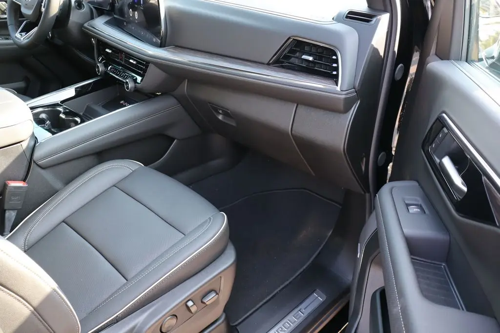 2025 Chevrolet Tahoe Premier photo 47