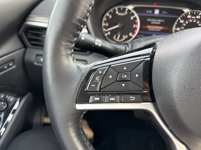 2021 Nissan Altima 2.5 Platinum photo 14