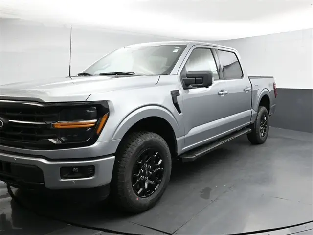 2025 Ford F-150 XLT photo 3