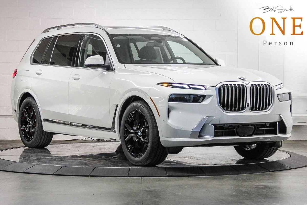 2026 BMW X7 40i's photo