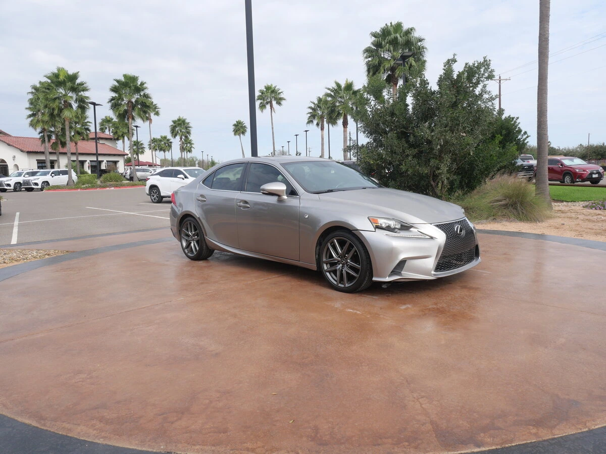 2015 Lexus IS 250's photo