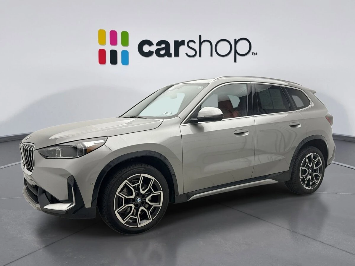 2025 BMW X1 28i's photo