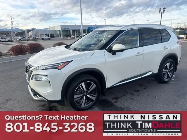 2021 Nissan Rogue Platinum's photo