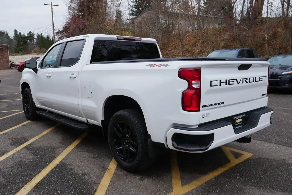 2022 Chevrolet Silverado 1500 RST photo 4