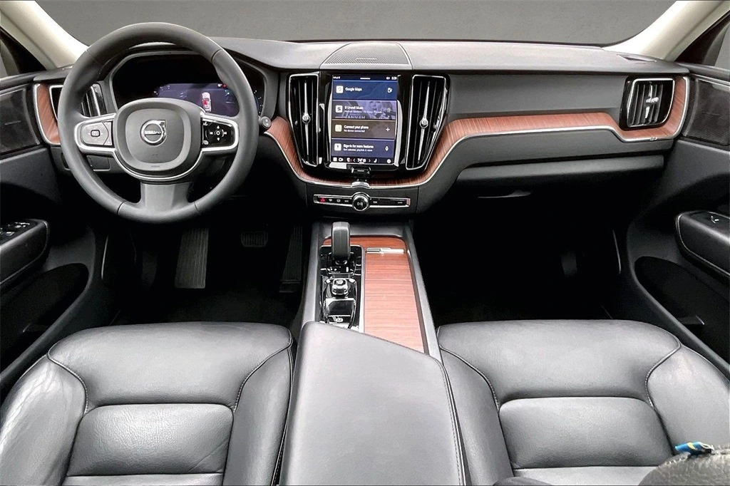 2023 Volvo - image 7