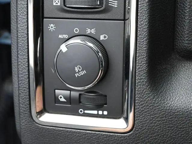 2015 Ram 1500 Sport photo 29