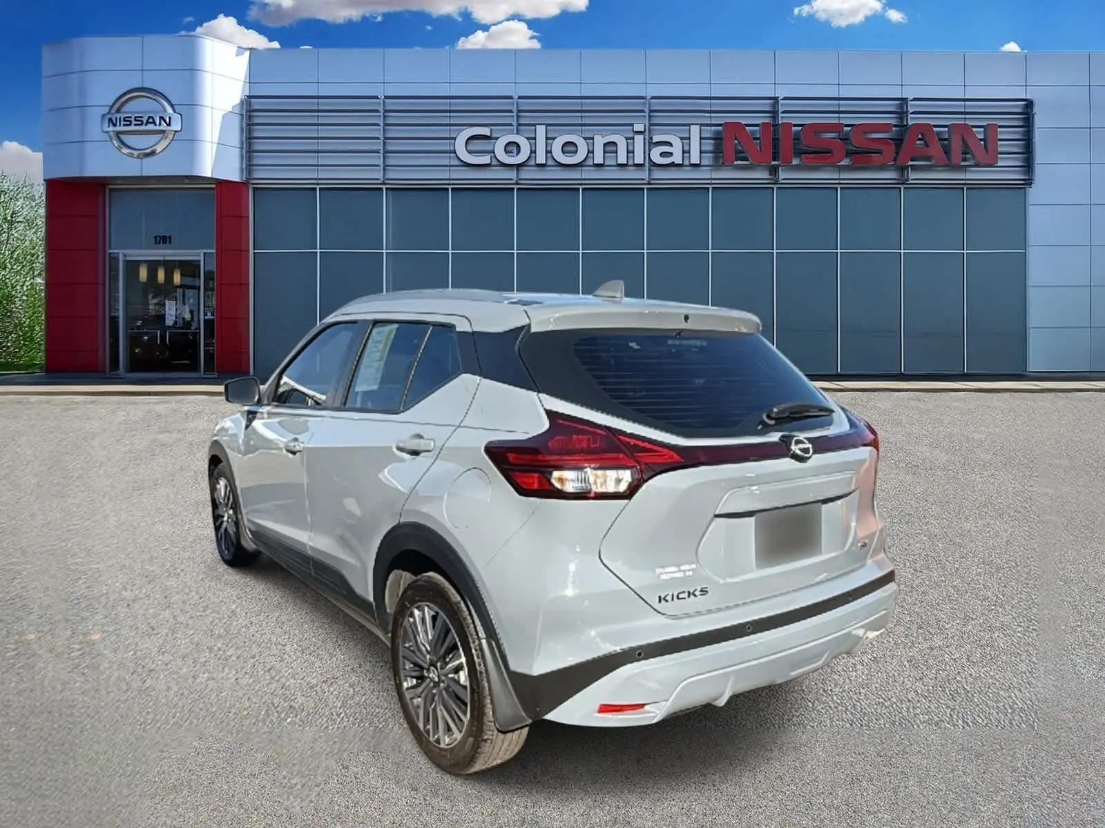 2024 Nissan Kicks SV photo 2
