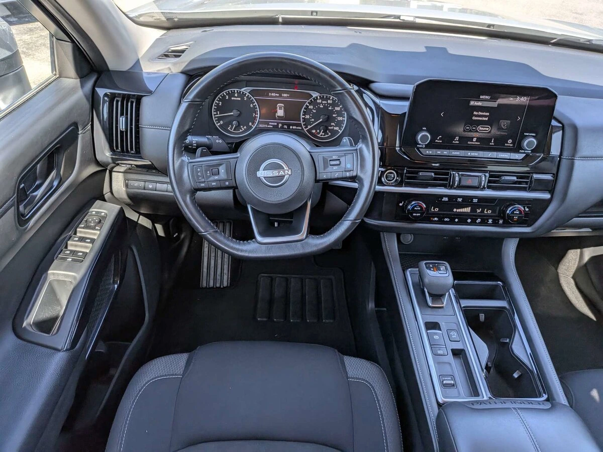 2024 Nissan Pathfinder SV - Photo 16