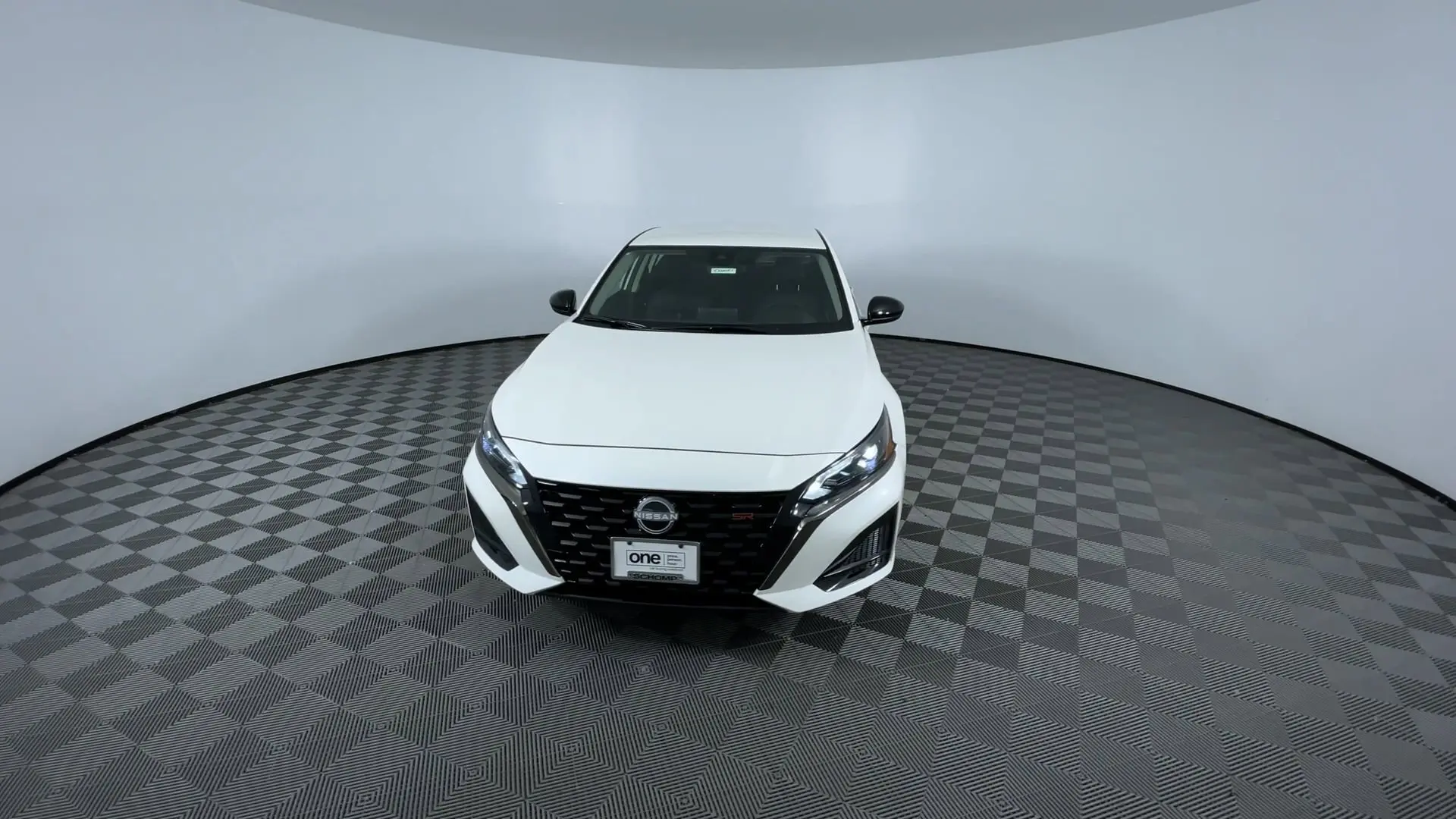 2025 Nissan Altima SR photo 2