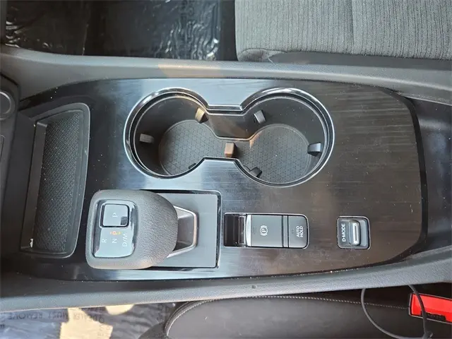 2021 Nissan Rogue SV photo 18