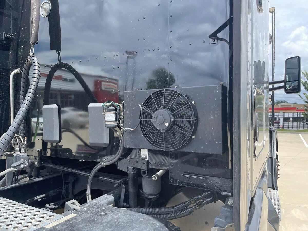 2023 Kenworth T680 — photo 8