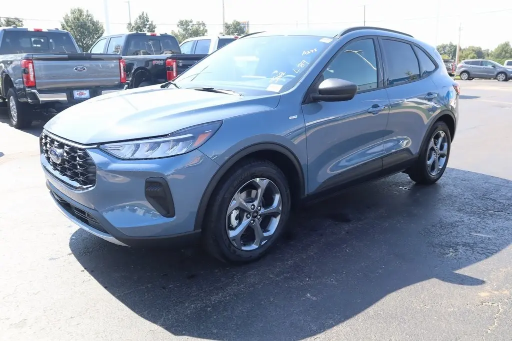 2026 Ford Escape ST-Line photo 9