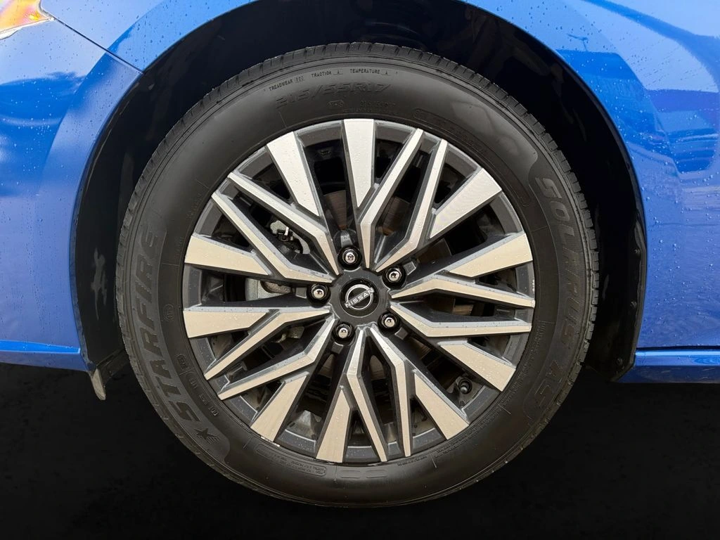 2025 Nissan Altima SV - Photo 11
