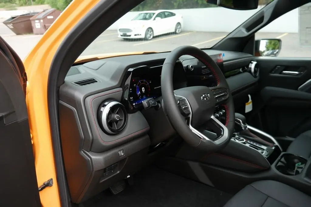 2026 Chevrolet Colorado Z71 photo 10