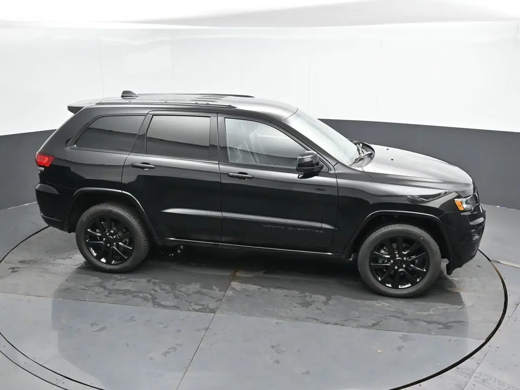 2019 Jeep Grand Cherokee Altitude photo 30