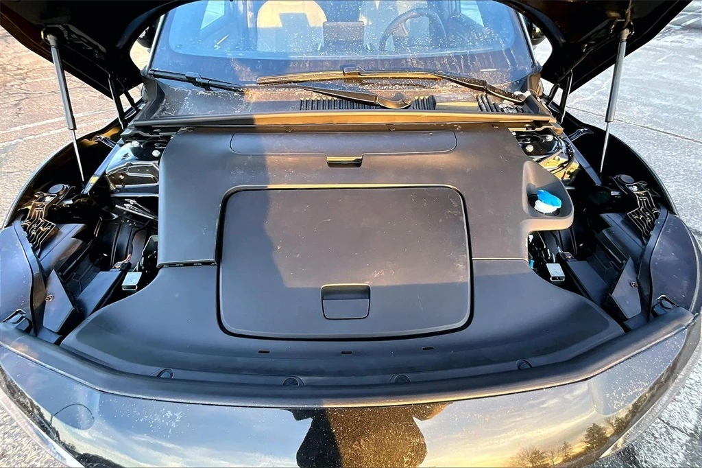 2026 Volvo - image 12