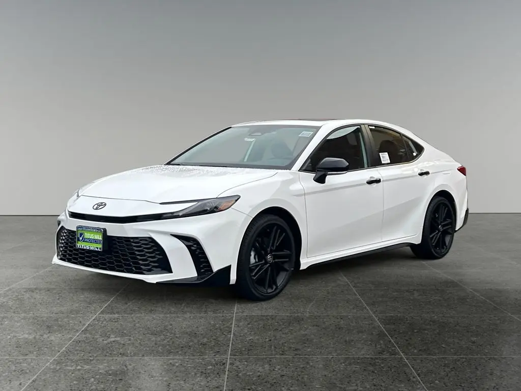 2026 Toyota Camry SE photo 3
