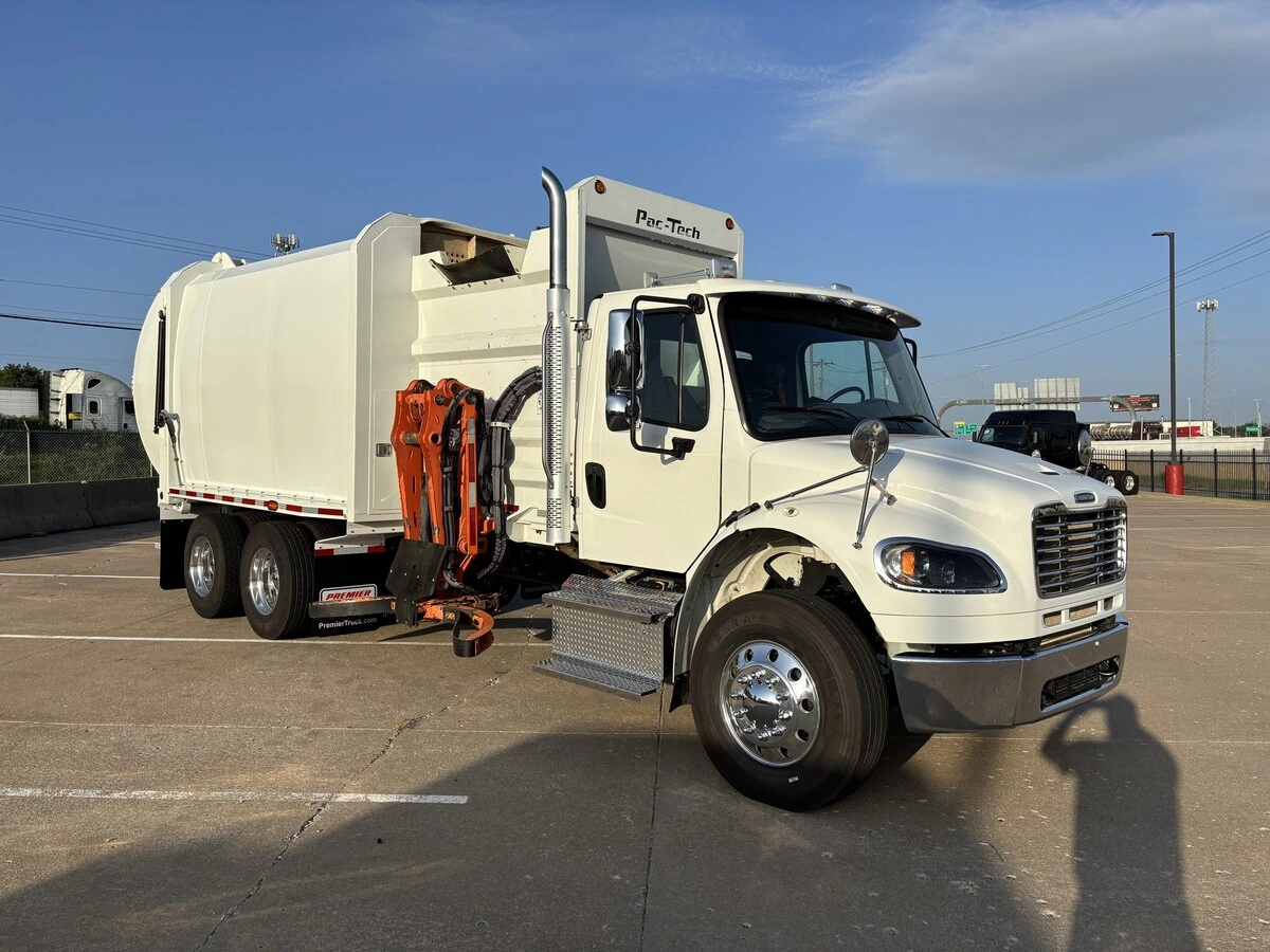 2023 Freightliner M2 106 — photo 5