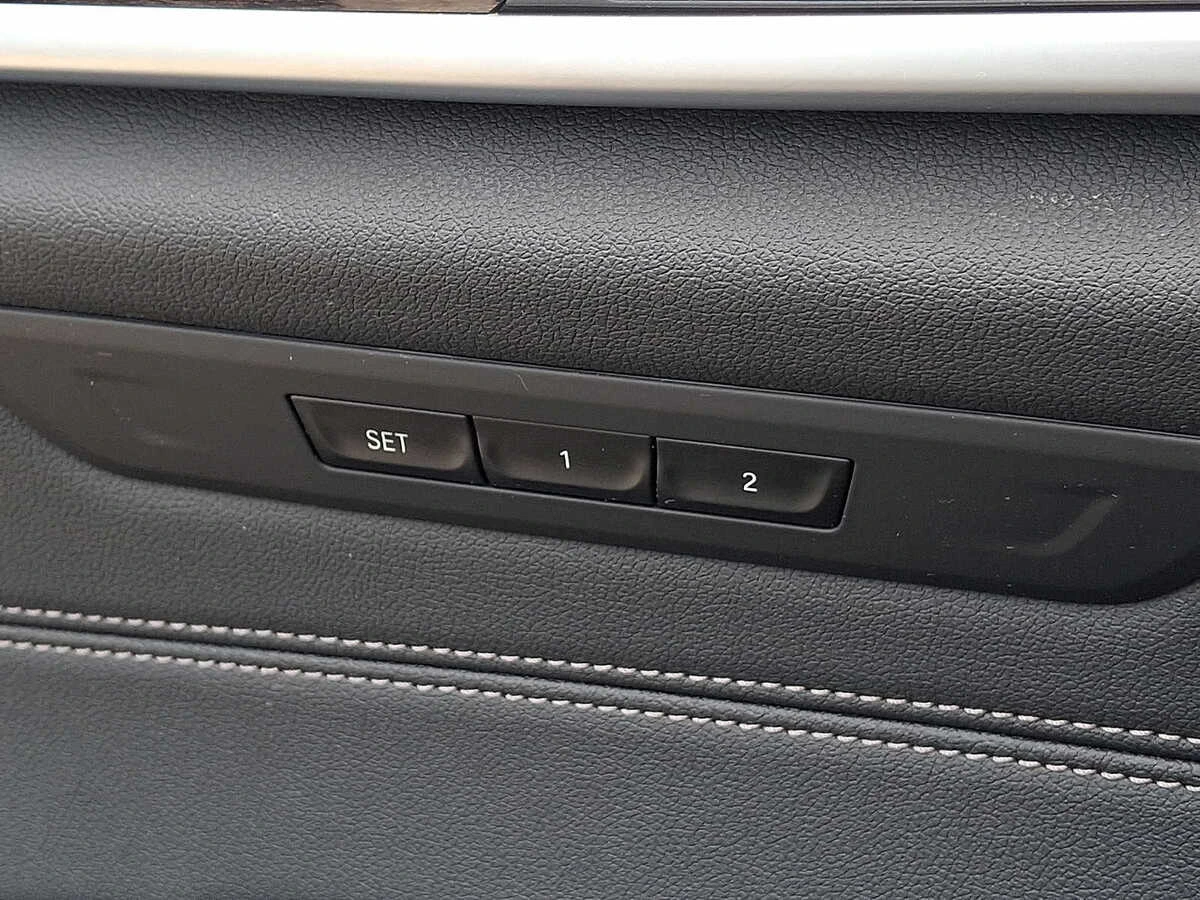 2023 BMW 5 Series 540i - Photo 25