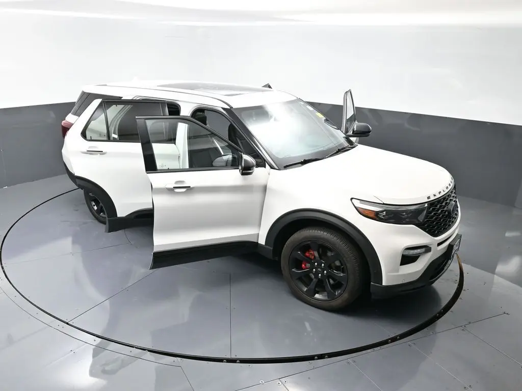 2021 Ford Explorer ST photo 45