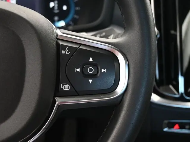 2024 Volvo S60 B5 Core photo 22