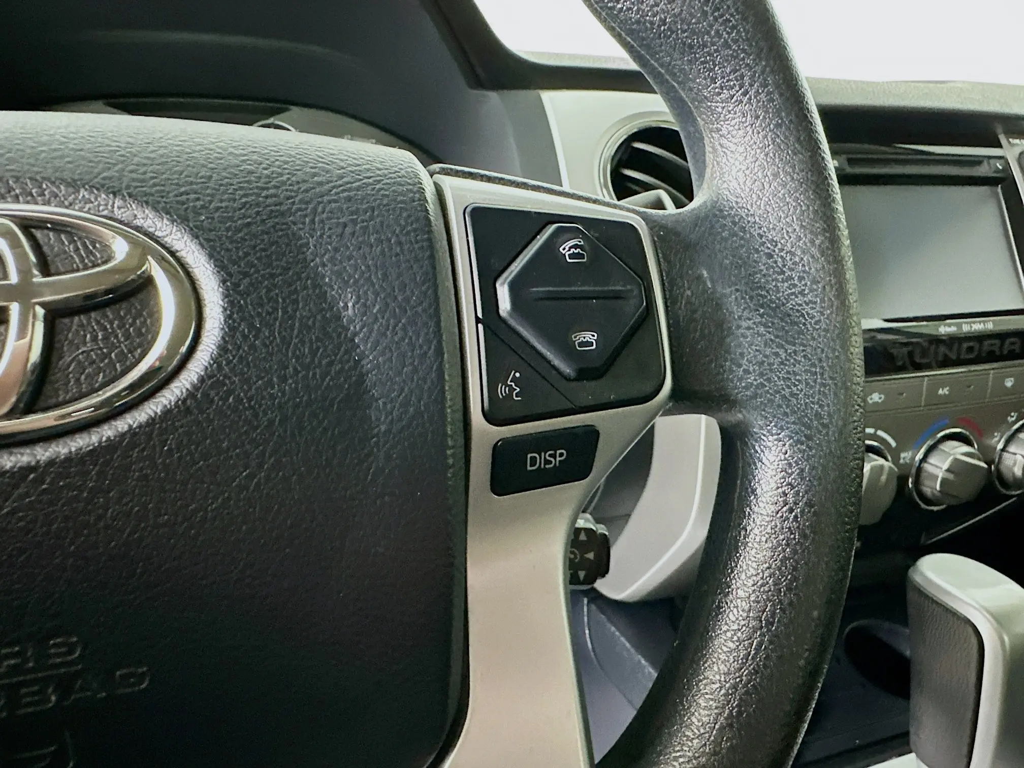 2017 Toyota Tundra SR5 CrewMax photo 24