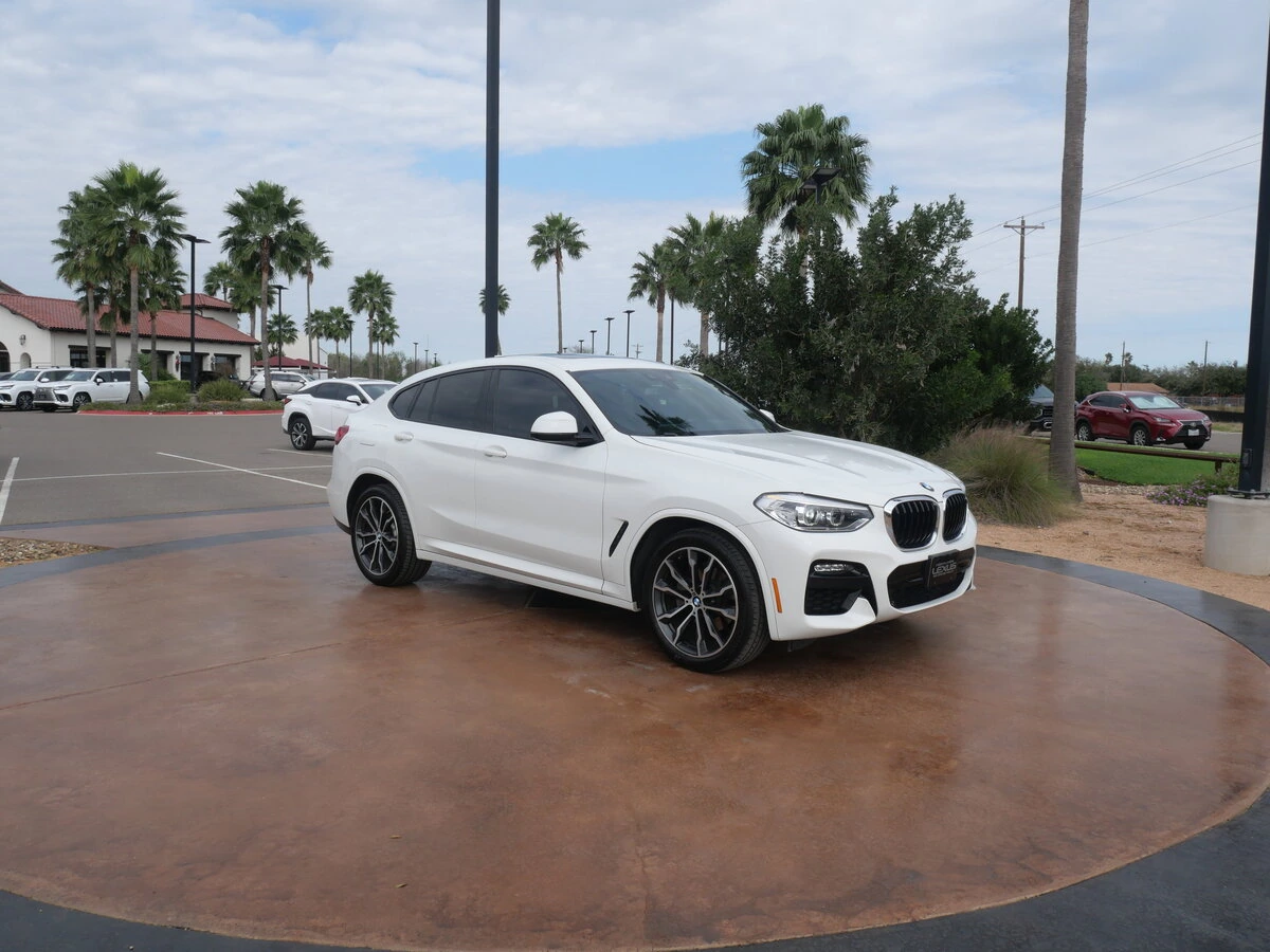 2020 BMW X4 30i's photo