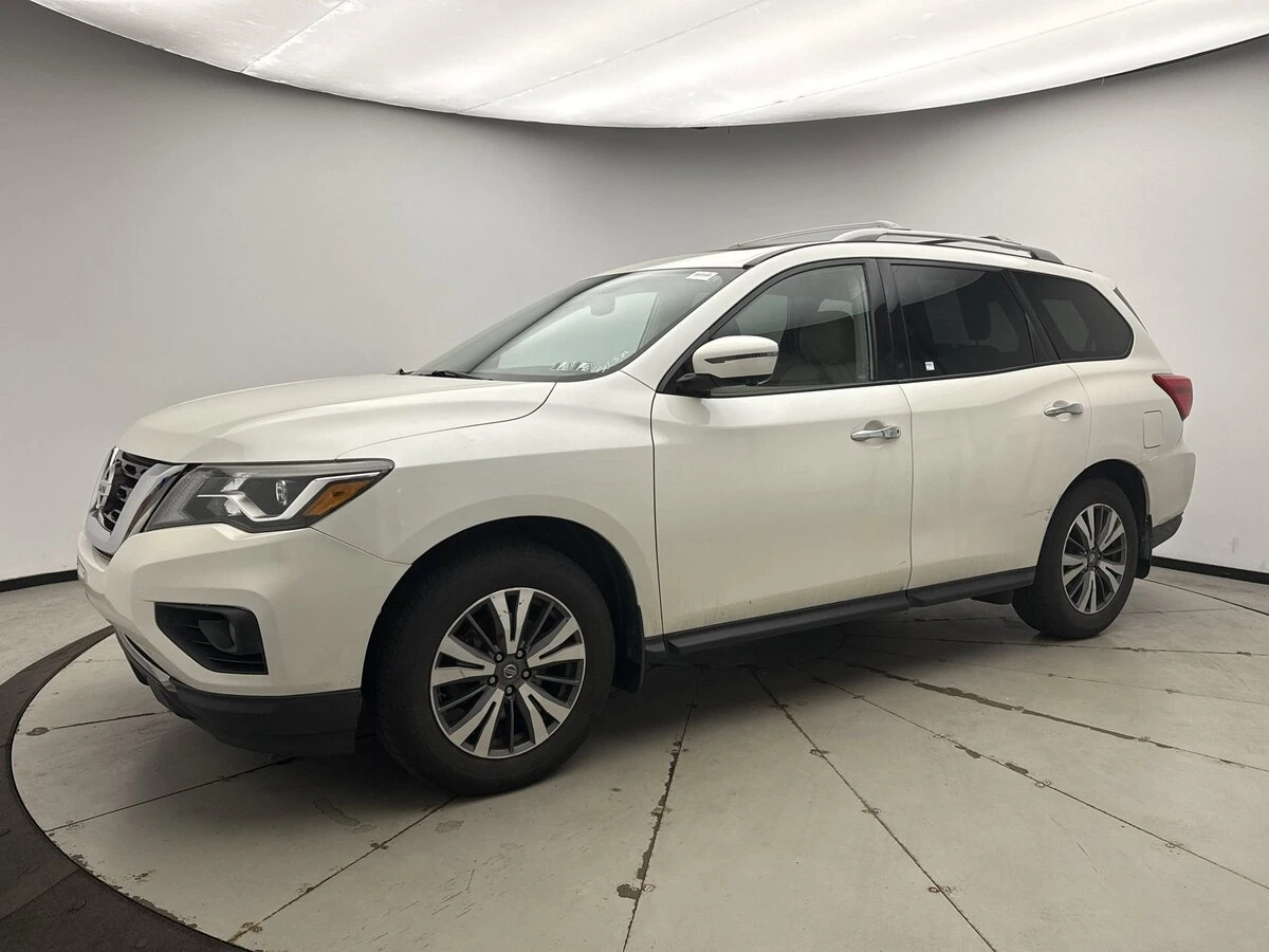 2017 Nissan Pathfinder SL