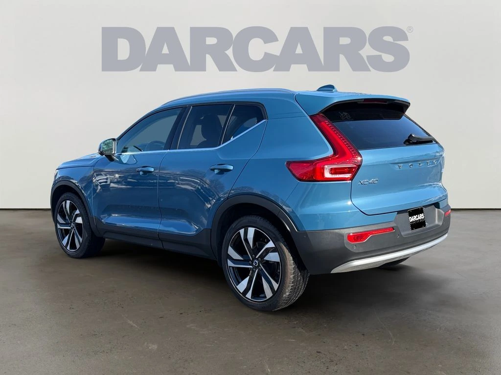 2025 Volvo - image 5