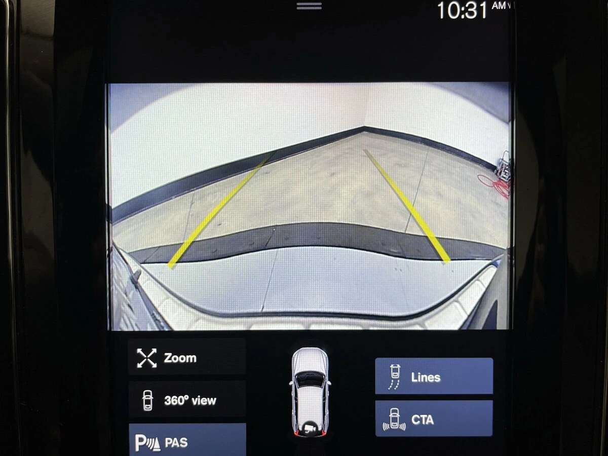 2020 Volvo - image 16