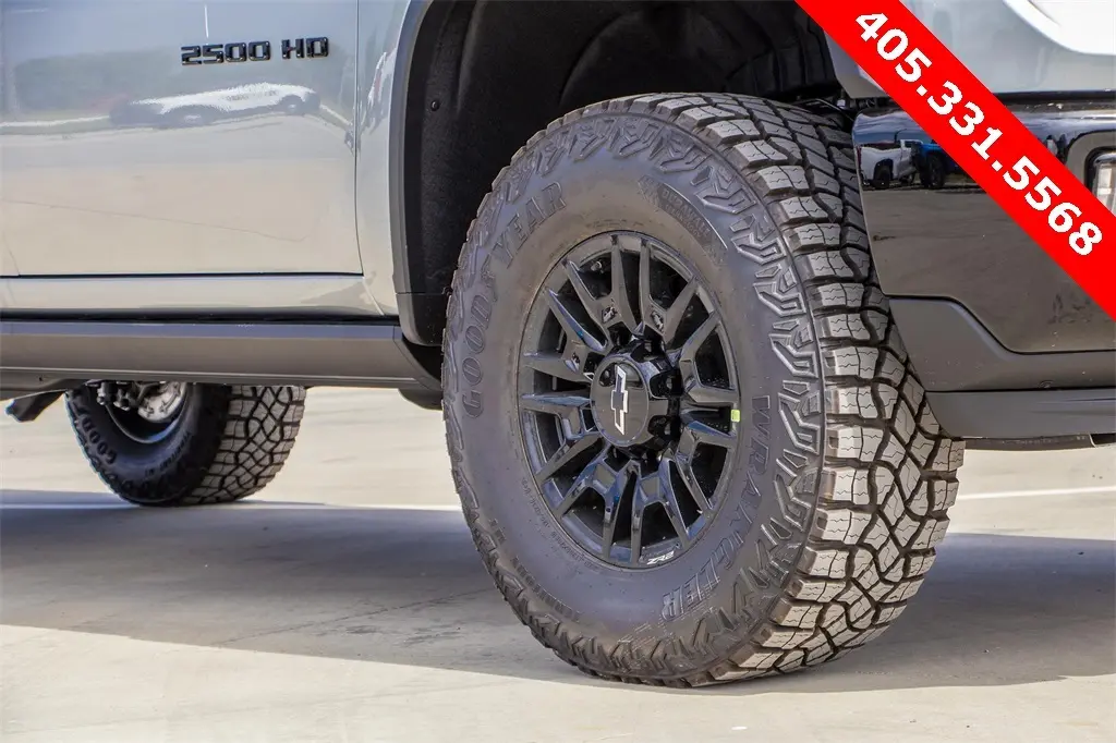 2026 Chevrolet Silverado 2500HD ZR2 photo 2