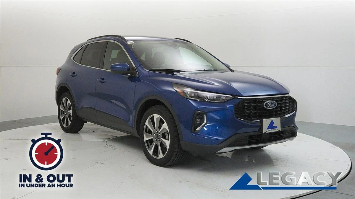 2023 Ford Escape Platinum's photo