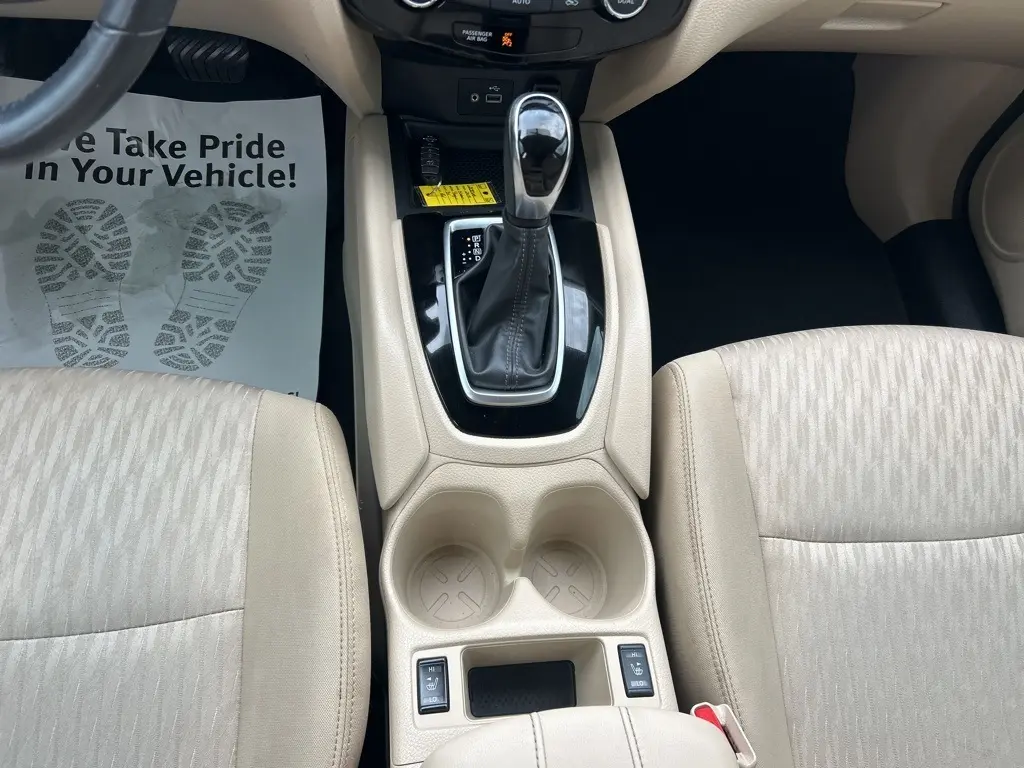 2018 Nissan Rogue SV photo 20