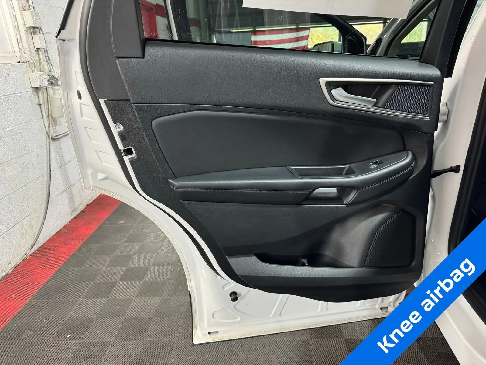 2024 Ford Edge SEL photo 9
