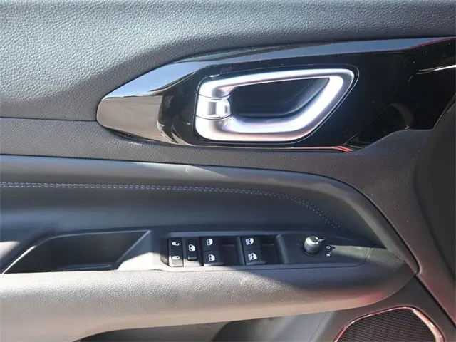 2026 Jeep Compass Latitude photo 13