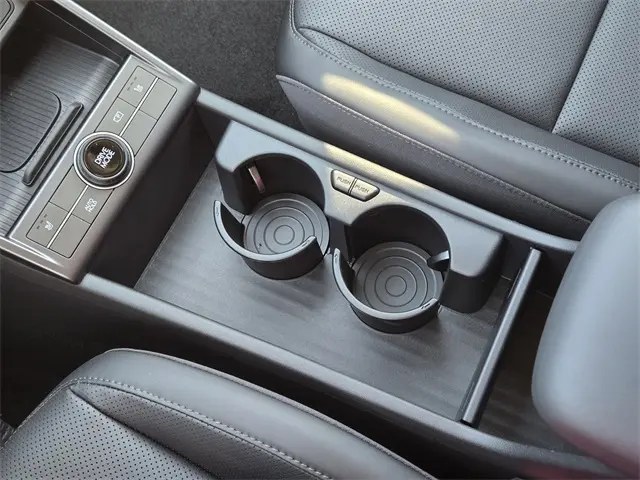 2026 Hyundai Kona SEL photo 17