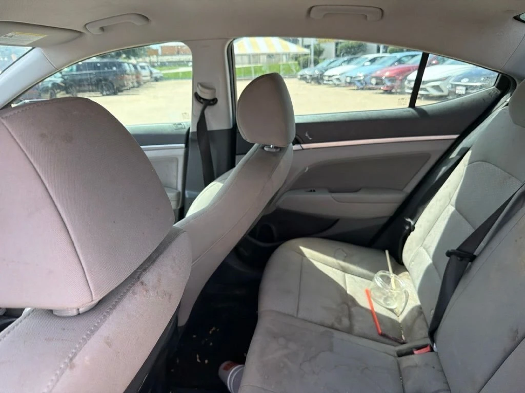 2020 Hyundai Elantra SEL - Photo 12