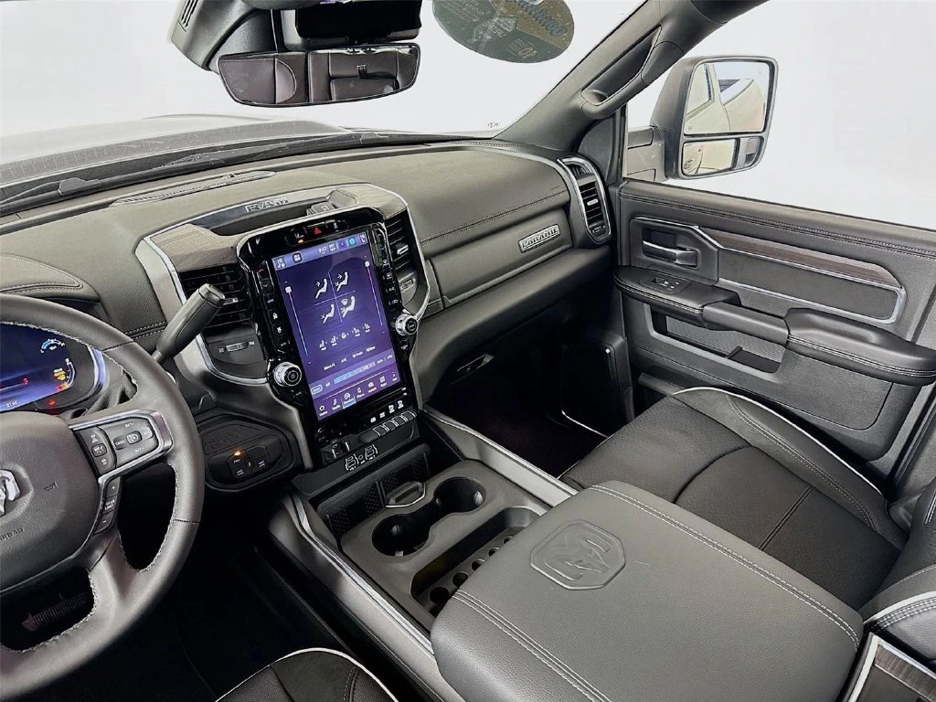 2026 RAM 3500 Laramie - Photo 25
