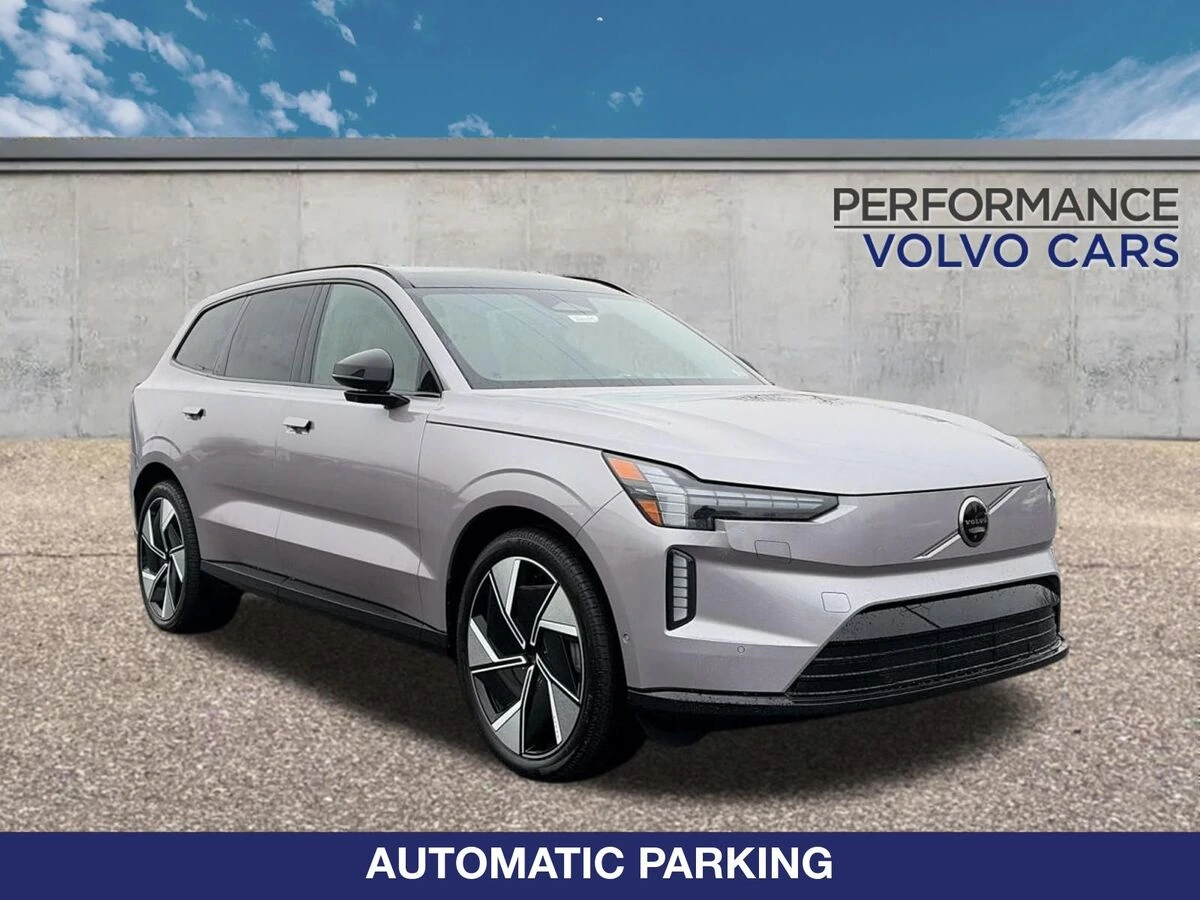 2026 Volvo - image 8