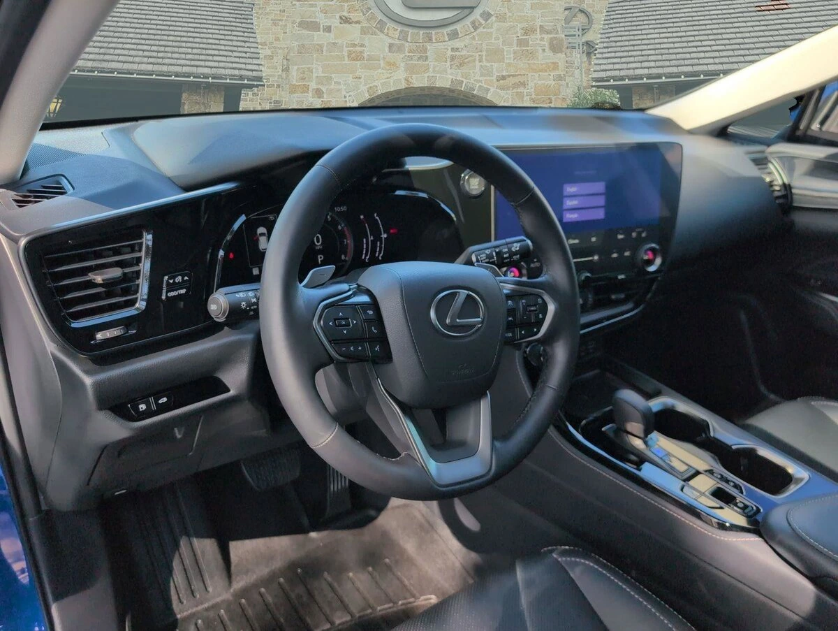 2025 Lexus NX 350 - Photo 6